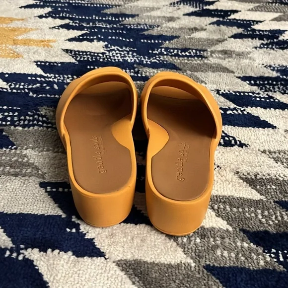 Gentle Souls by Kenneth Cole Gisele Wedge Slide Sandals - Picture 4 of 7